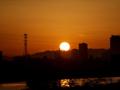 昨年と同じ丹沢山系の位置の夕日