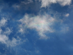 小さい彩雲