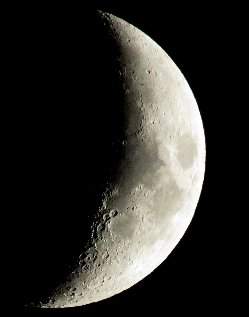 '22.10.01.17:55.の月齢5.2の月