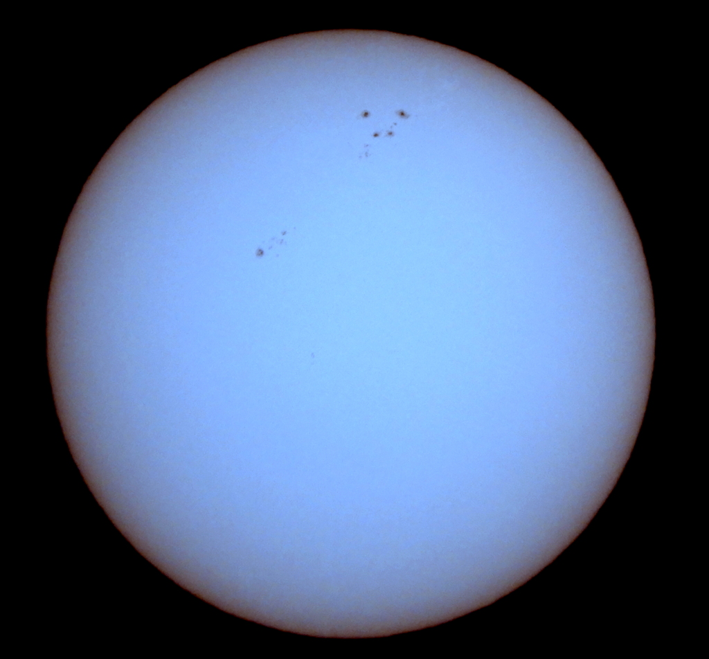 '22.10.1109:47.の太陽面（見やすいように色温度を変えてみた）