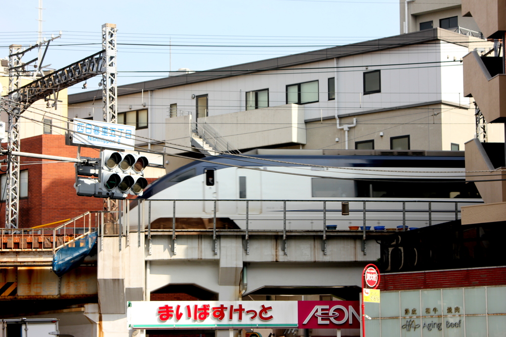 西日暮里の京成スカイライナー