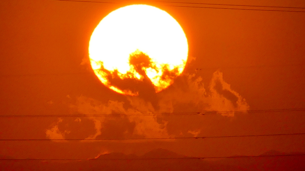 小金沢山上の雲の夕日