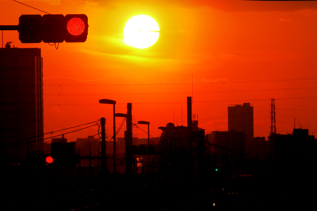 赤信号の夕日