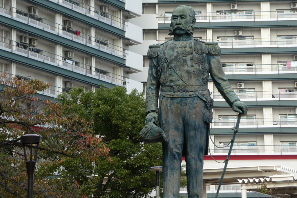 墨田区の防災団地の幕末の函館戦争の榎本武楊像