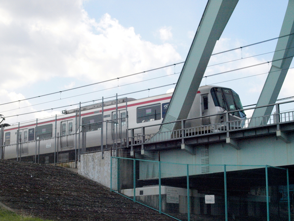 北千住駅へつくばエクスプレス