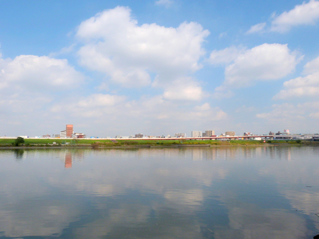 静かな秋の荒川