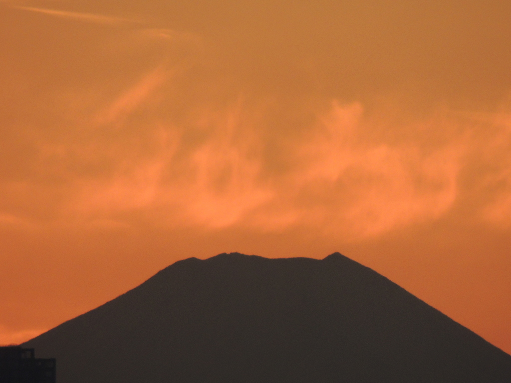 千住新橋から'23.01.12.落日直後の富士山頂