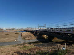 ’22新春の金八荒川土手から堀切橋と並ぶ荒川最古の京成上野線荒川鉄橋