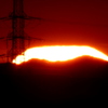 '2207.23.18:52.上空の雲のの下からぶな峠に夏至から再びの夕日