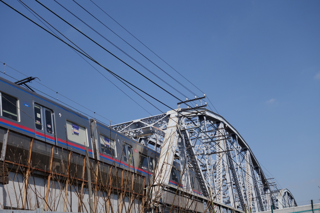 隅田川橋梁の京成線町屋駅へ