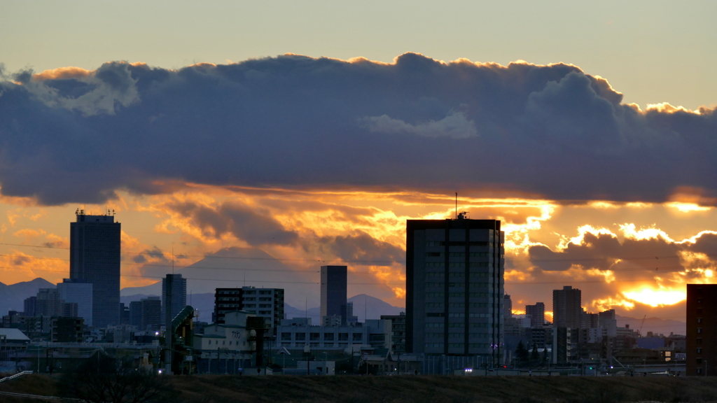 富士と菜畑山の夕日