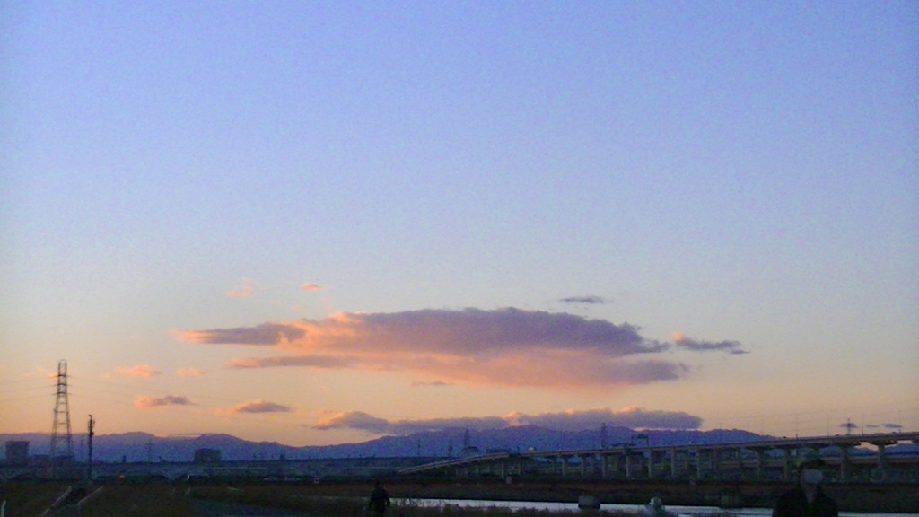 '23新年の夕方の荒川上流の秩父山系の風景