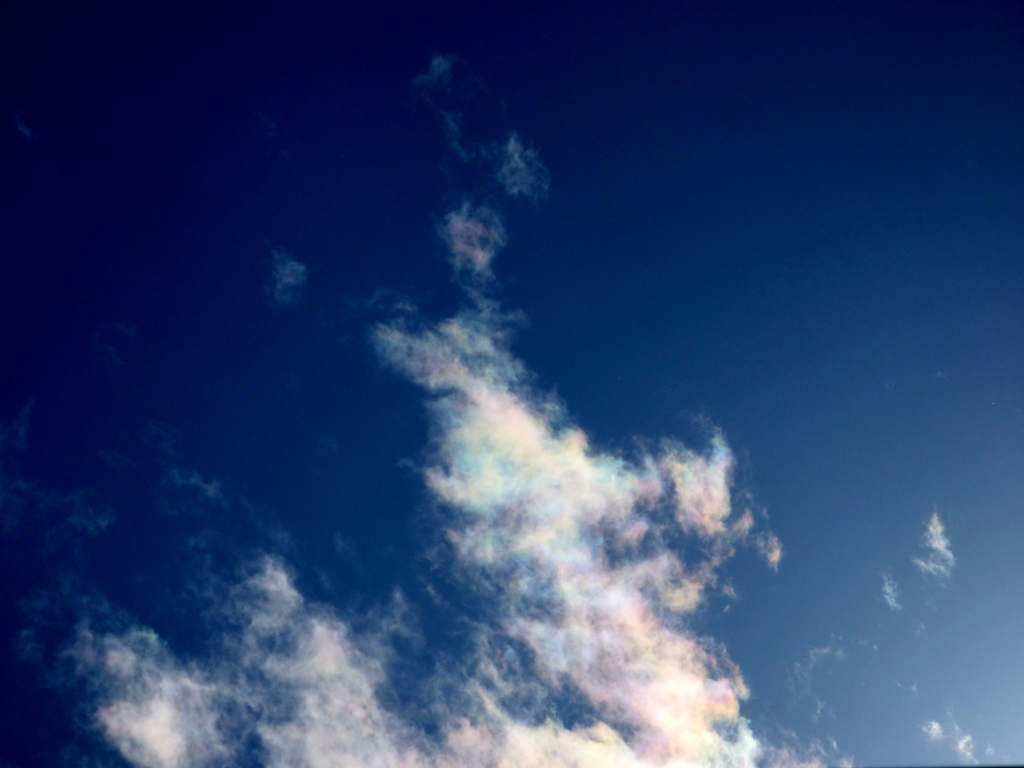 屋根上の彩雲２