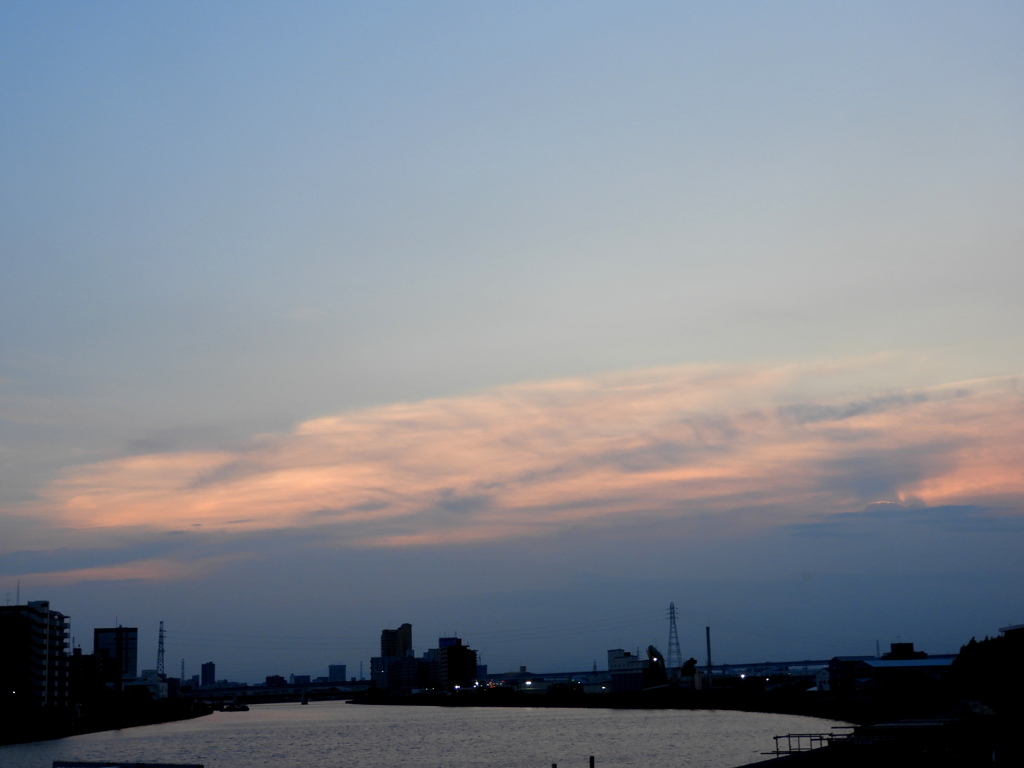 尾竹橋隅田川の夕雲