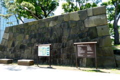 江戸城の名残の石垣