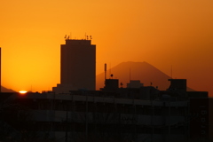 穏やかな富士山の夕焼け