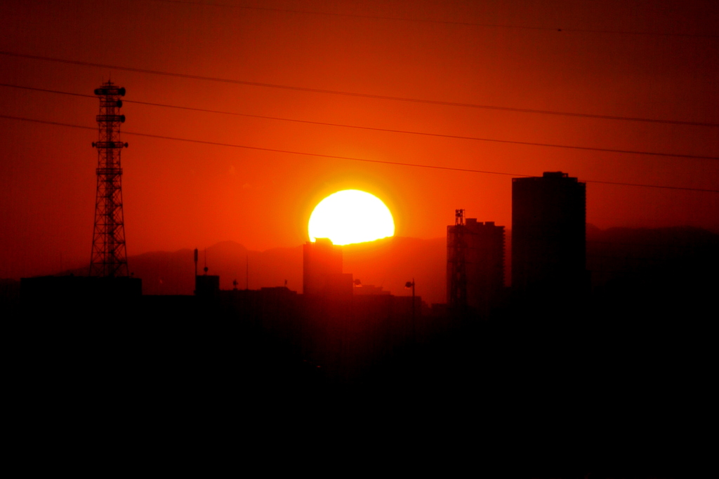 '22.12.15丹沢山系に落ちる夕日