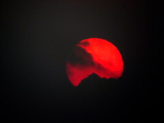 夕方の雲間から