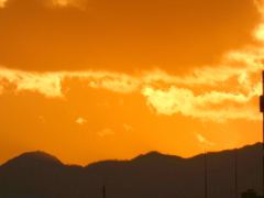 落日した後の丹沢山系の夕焼け