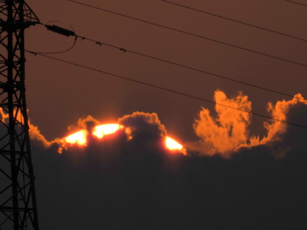 今日も雲に沈む