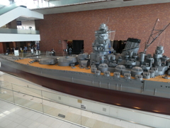 近くでは画面に入りきれない戦艦大和のモデル１