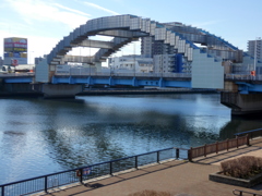’22新年の隅田川のメインテナンス中の尾竹橋