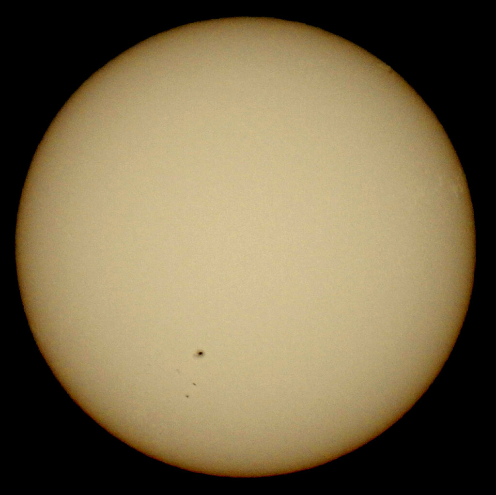 '23.4.25.08:40-41の5枚を重ね画像処理した太陽面