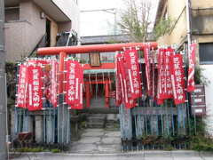隅田川沿いの深川萬年橋の’芭蕉稲荷’