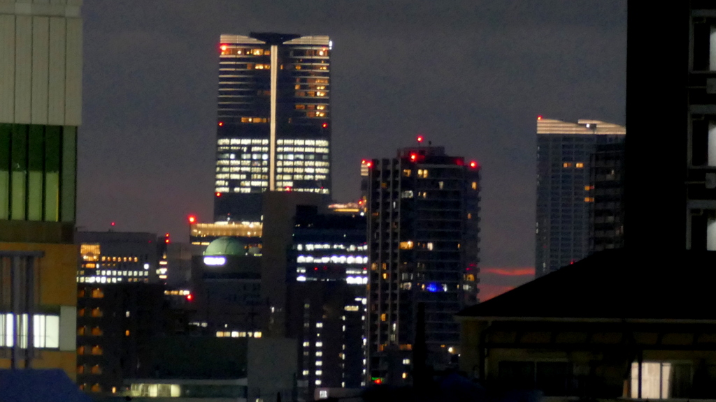 荒川土手の日本一高い329.49ｍの麻布ヒルズ森タワービル