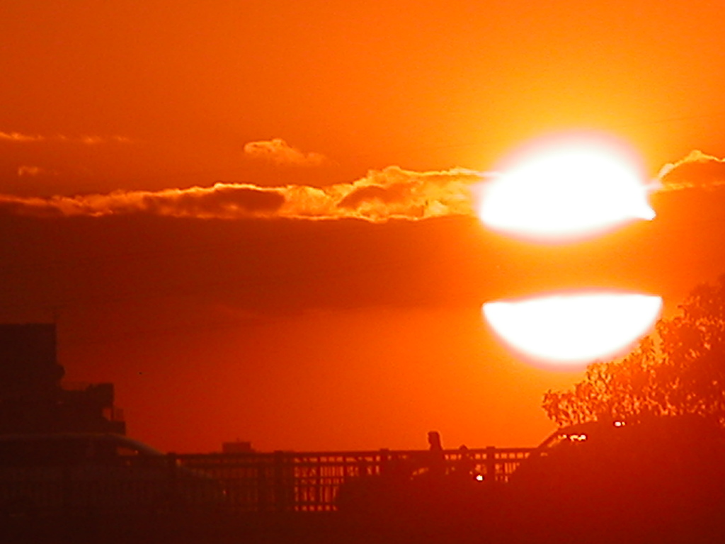 橋の上の夕日３