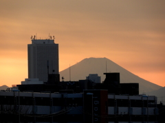 西新井橋から夕焼けの富士山