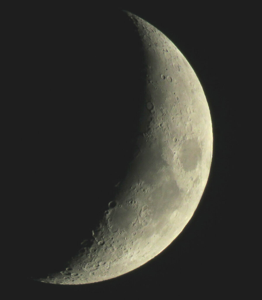 '22.10,30.17:27.の７フレームの画像処理をした月