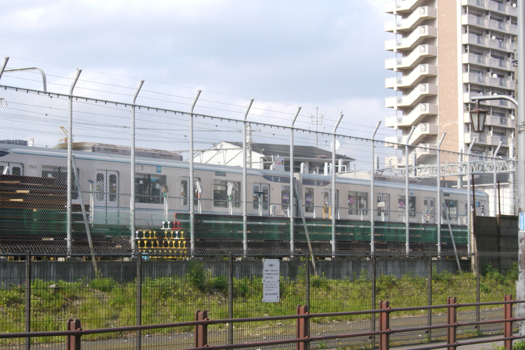 汐入4丁目タワー前の東京メトロのドック
