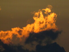遠くの火炎雲