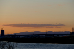 荒川の秩父山系の夕景