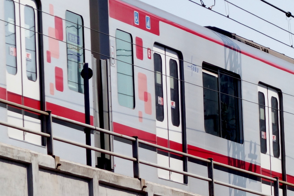 南千住の東京メトロ日比谷線