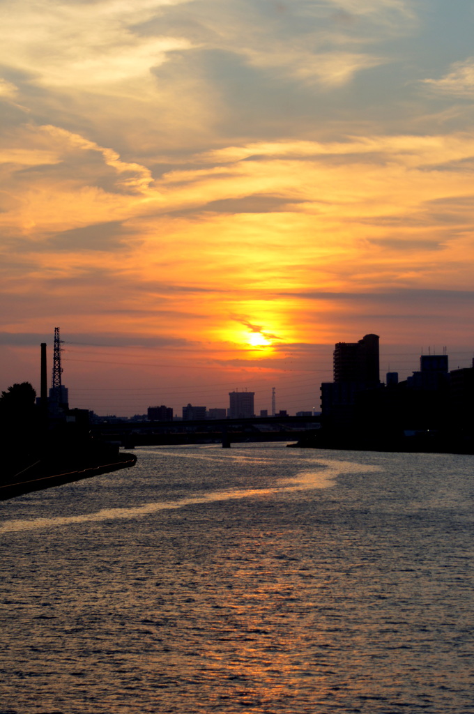 ’22.914の隅田川の夕日