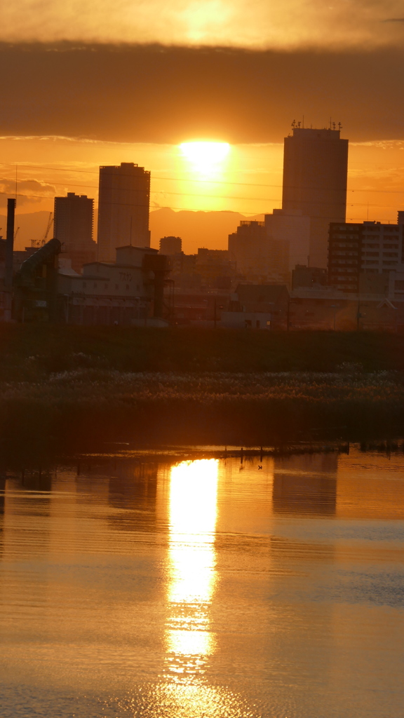 丹沢山系夕日と