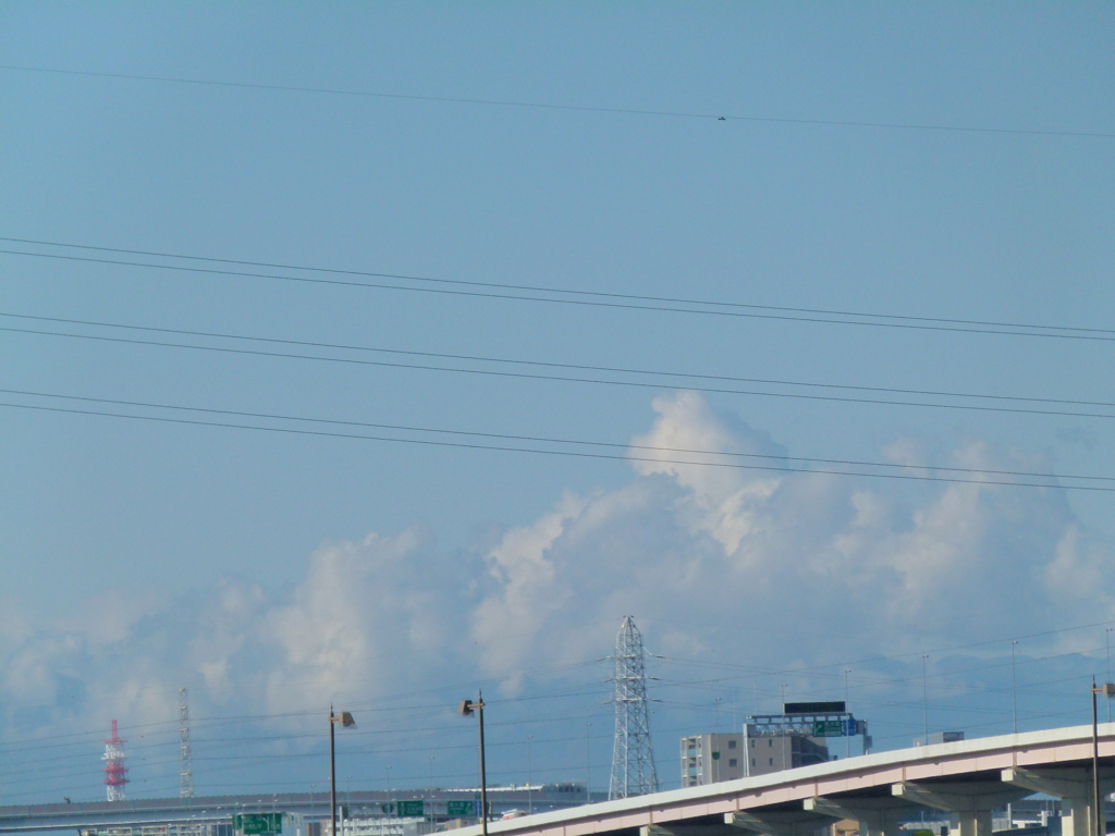 遠くの山々の雲３
