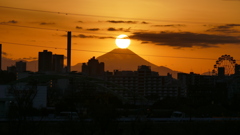 荒川扇大橋から富士山頂の夕日