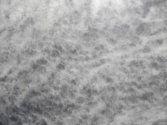 太陽近くの網状雲