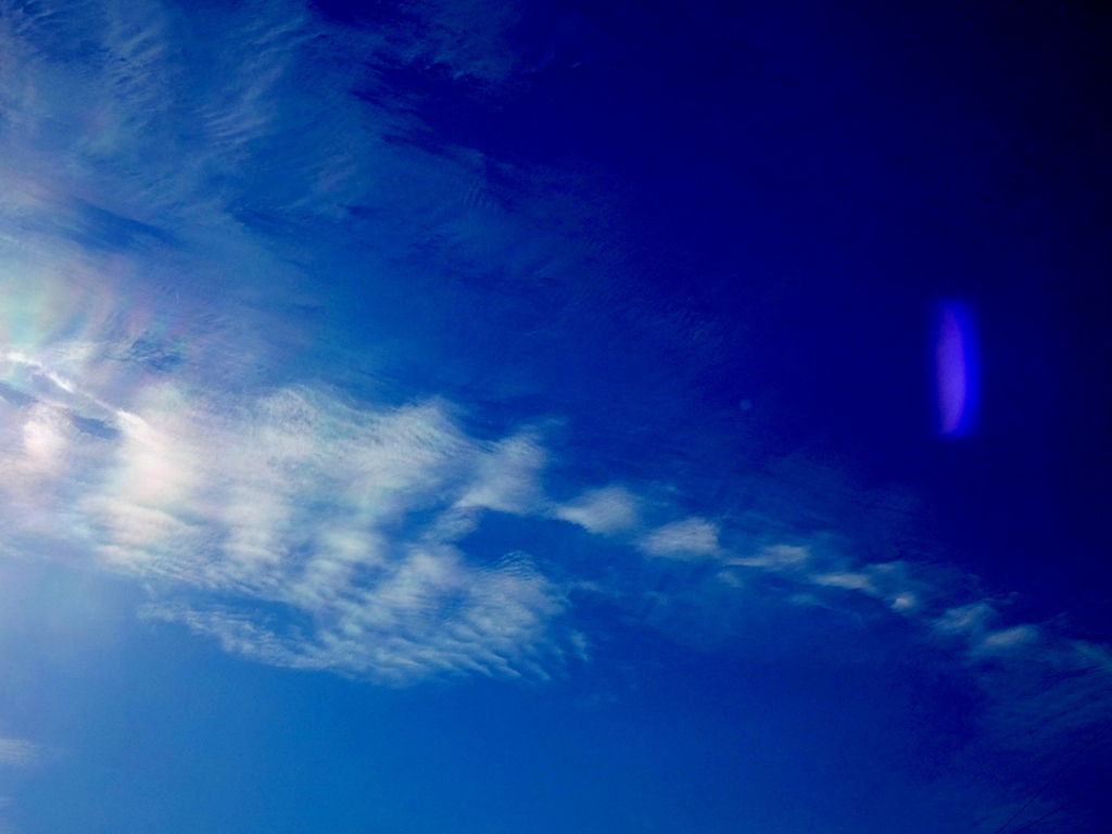 巻積雲の波状雲彩雲