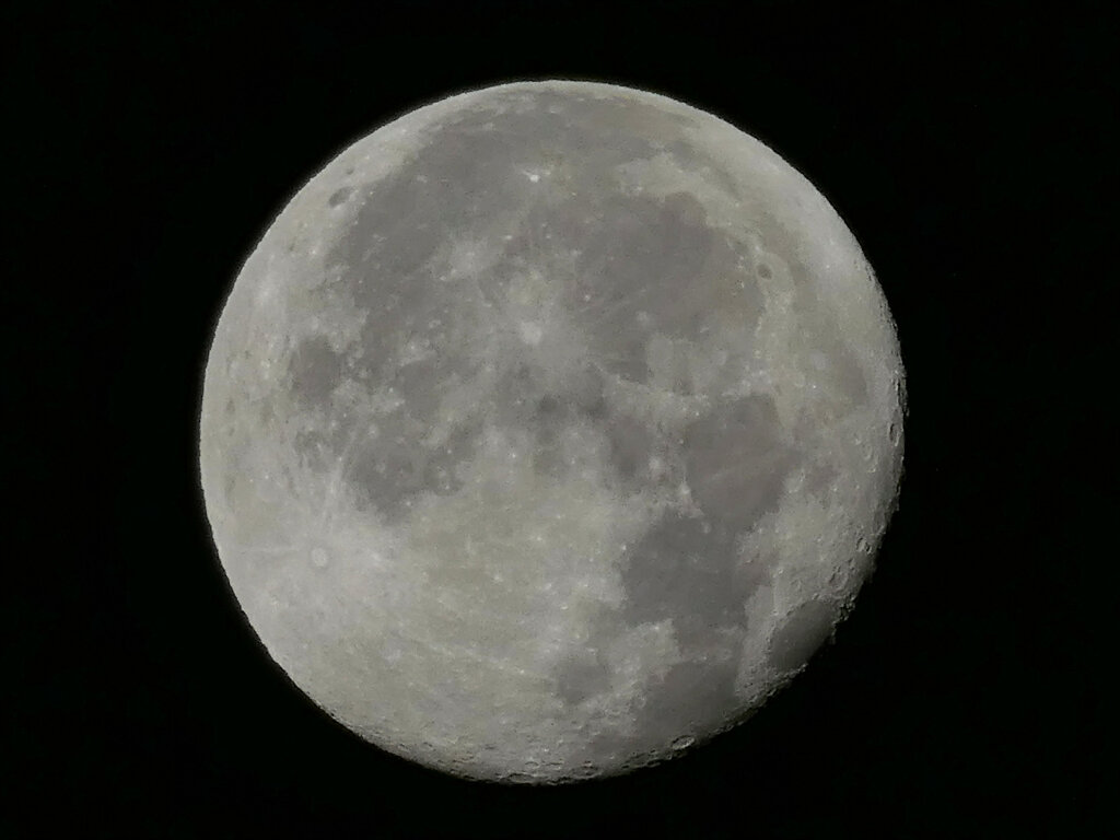 '18.11.25.05:17-18の5枚を重ね画像処理した月面