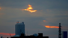 隠れた富士の上から