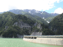 立山と黒部湖