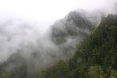 宝剣岳途中の、山の層雲