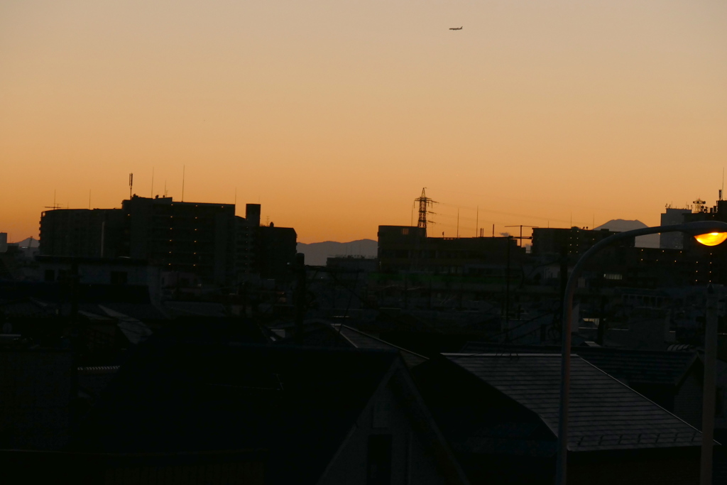 左大山―中央丹沢冬至点-右富士山の夕暮れ