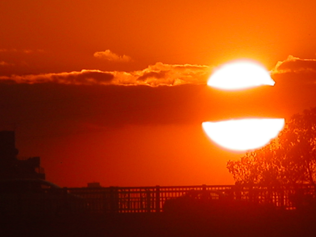 橋の上の夕日４