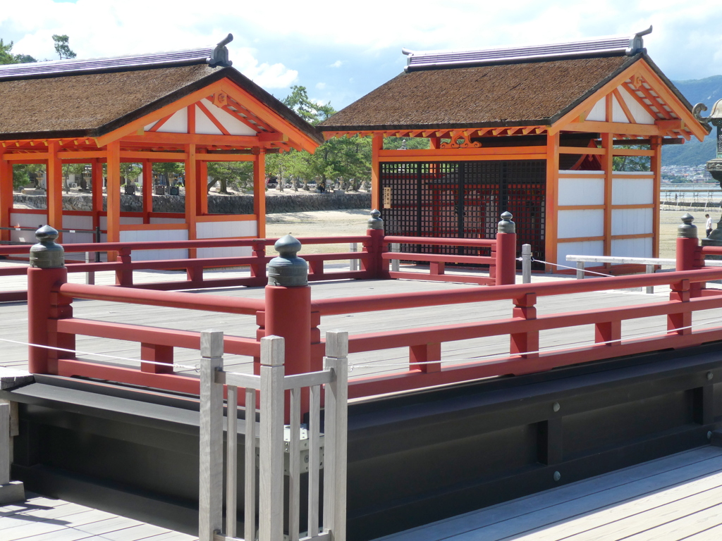厳島神社の拝殿