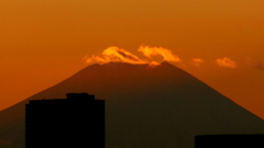 荒川土手の富士山と雲